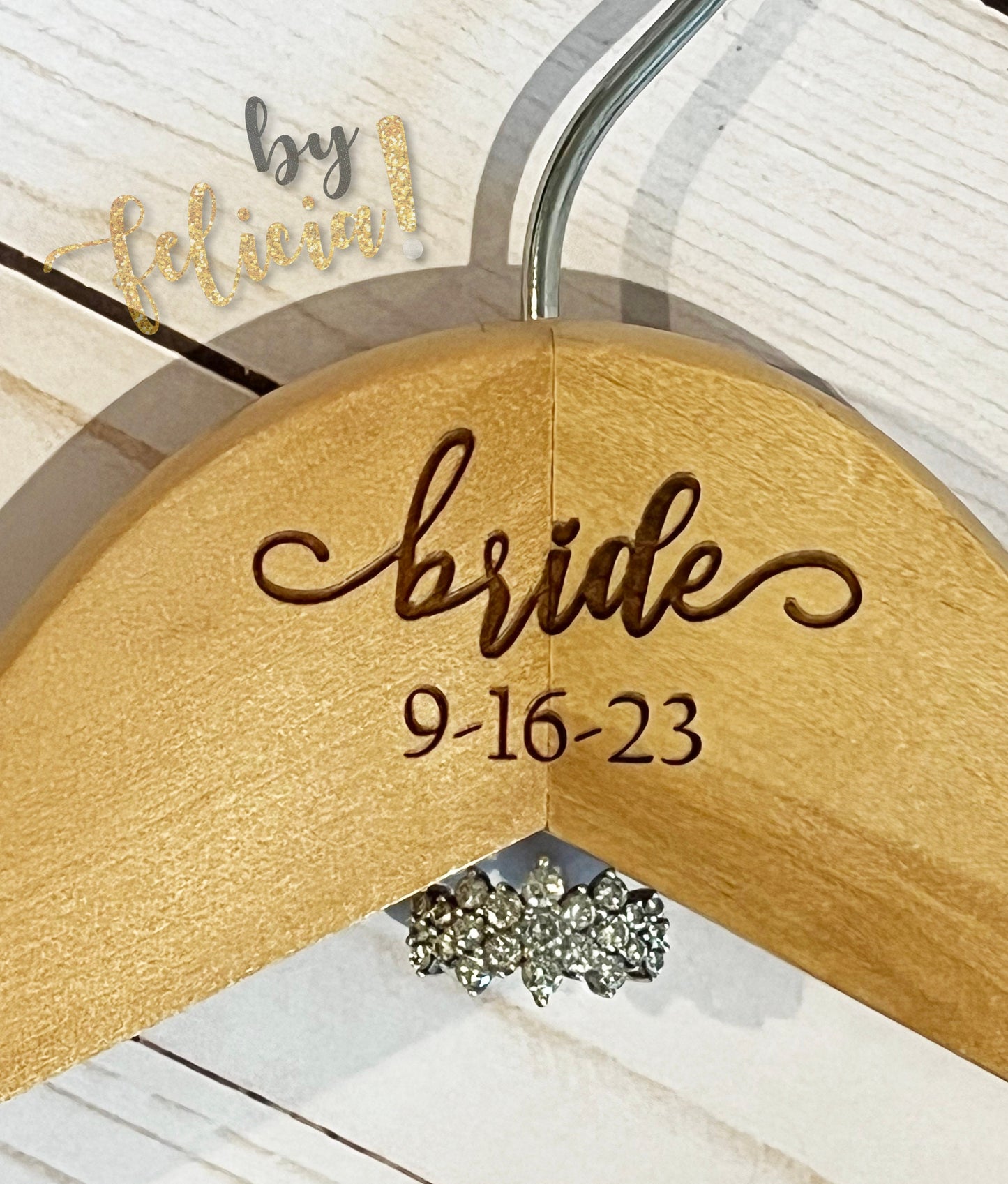 Bride hanger with date, Bride hanger for wedding dress, Custom bride hanger, Bride hanger personalized, Bridesmaid hangers, Bridal shower
