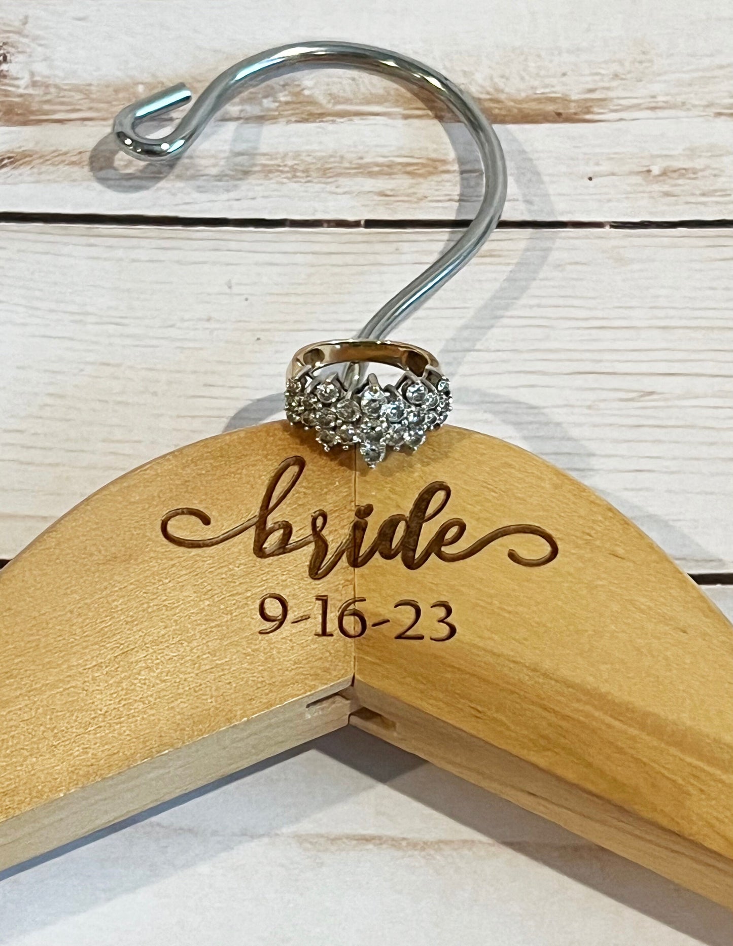 Bride hanger with date, Bride hanger for wedding dress, Custom bride hanger, Bride hanger personalized, Bridesmaid hangers, Bridal shower
